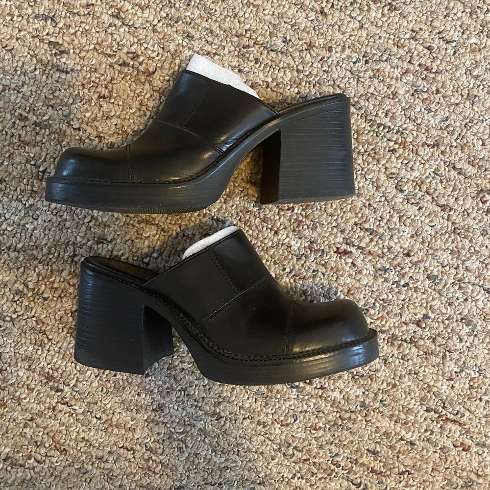 Vintage 90s RAMPAGE black platform mules
